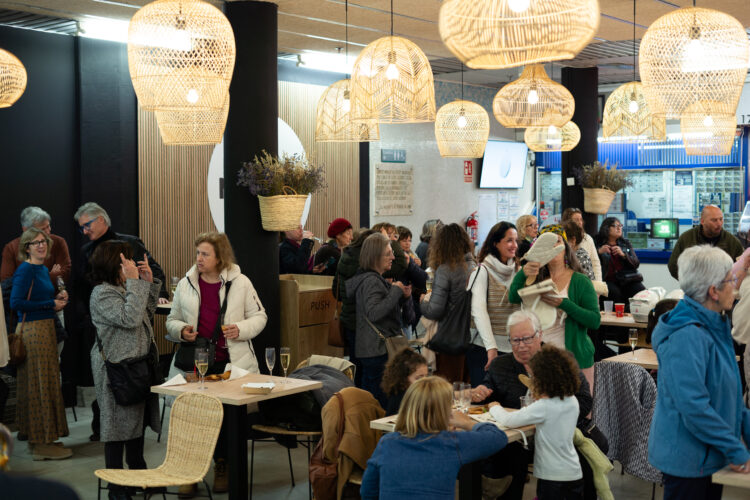 La gastronomia i la música es fusionen al Mercat del Masnou